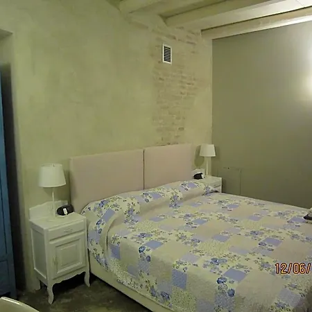 Bed & Breakfast Casa Torre Allera 3*