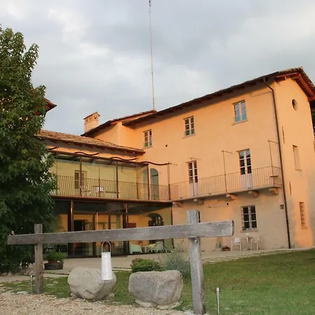 Casa Torre Allera 3* Cuneo
