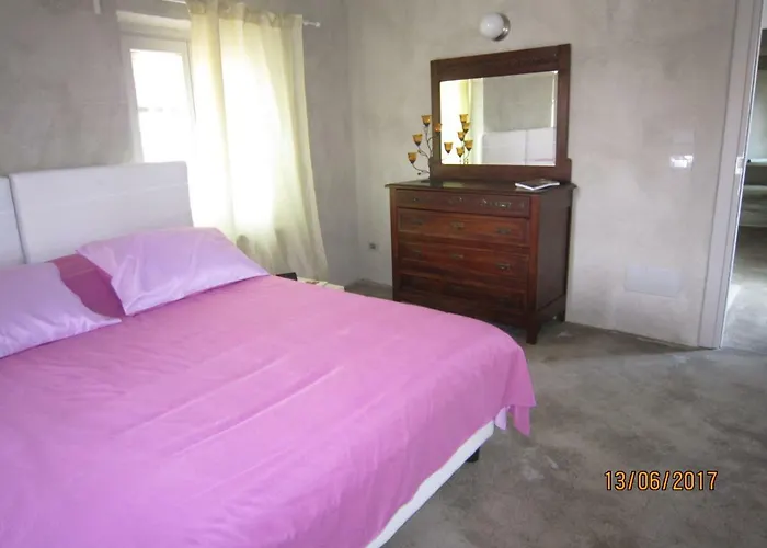 לינה וארוחת בוקר Casa Torre Allera 3*